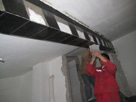 <a href=http://www.cg-steel.com target=_blank class=infotextkey>碳纖維加固</a>施工現(xiàn)場圖片